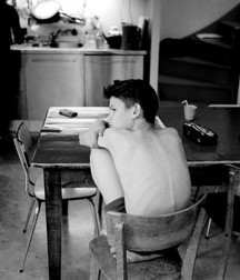 B&W 59a1c6cb310f0.jpg