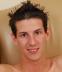 Hung Twink 5bb2c11e9f359.jpg