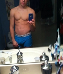 sexy boys  5856f59025150.jpg