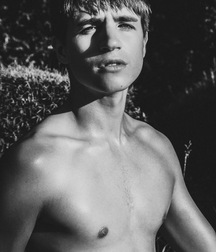 absolutely non nude 58f3fa6292f62.jpg