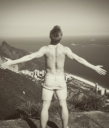 absolutely non nude 58f3fa8c8d8a7.jpg