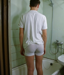 Toni in shower 591b3c08cb7a8.jpg