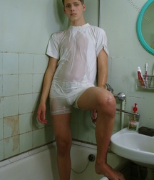 Toni in shower 591b3c0a2715f.jpg