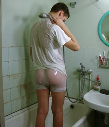 Toni in shower 591b3c1352e71.jpg