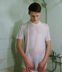 Toni in shower 591b3c2a9b602.jpg