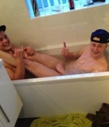 UK Lads 59bb613632fb2.jpg