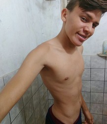 Simply Shirtless - But Still Stunning 586f7f6112437.jpg