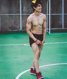 We can lend you a shirt... 58809d2d2915e.jpg