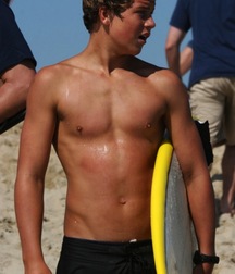Please Don't Put a Shirt On 5885bb72a2e3e.jpg