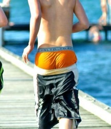 More Randomly Shirtless 58ac8ac78497d.jpg