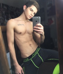 You Don't Need a Shirt At All 58b011eb9d64e.jpg