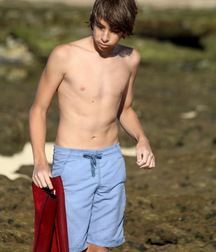You Don't Need a Shirt At All 58b011ef3bf04.jpg