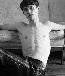 Artistic in Black and White 58b2982b9a022.jpg