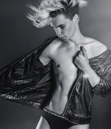 Artistic in Black and White 58b2982febe23.jpg