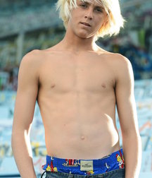 What a Chest... 58b41dc2b4f14.jpg