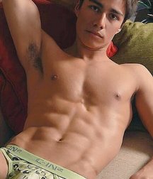 What a Chest... 58b41dd246feb.jpg