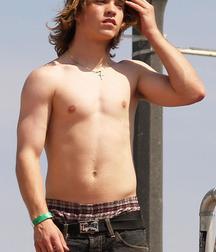 What a Chest... 58b41dd4599da.jpg