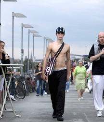 Display Those Chests, Boys! 58e23830f3ae1.jpg