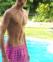 Display Those Chests, Boys! 58e2383fb0419.jpg