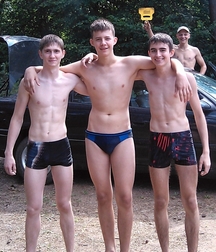 Display Those Chests, Boys! 58e238426233f.jpg