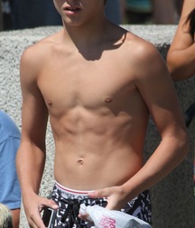 Display Those Chests, Boys! 58e2385e2931e.jpg