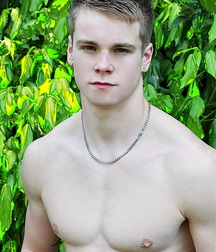 Display Those Chests, Boys! 58e2386438317.jpg