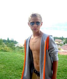 Display Those Chests, Boys! 58e2386d63b39.jpg