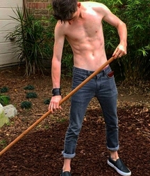 No Shirts! 58ed1ec1b9d36.jpg