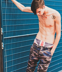 No Shirts! 58ed1ed04a58a.jpg