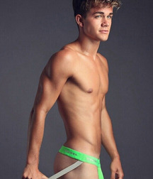 Better Without a Shirt 58f0a143bab08.jpg