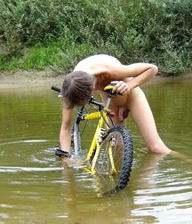 Bikes and Their Owners  58f749530b990.jpg