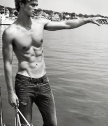 Beautiful When Shirtless 590303f5c5ee7.jpg