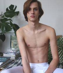 Beautiful When Shirtless 590304276a32b.jpg