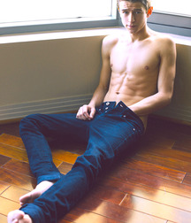 Shirtless Beauty 5906e8d681dbe.jpg