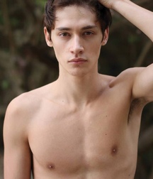 Shirtless Beauty 5906e8df18425.jpg