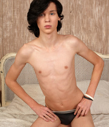 Shirtless Beauty 5906e8f839bd8.jpg