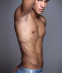 Super Shirtless 590ee98450114.jpg