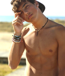 Super Shirtless 590ee9adb3fb2.jpg