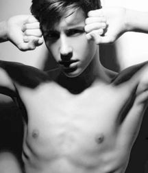 Shirtless Artistic Beauty 591042550f0dc.jpg