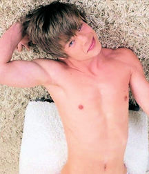 Shirtless Artistic Beauty 5910426c1a127.jpg