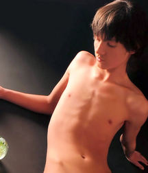 Shirtless Artistic Beauty 59104270d222e.jpg
