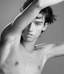 Shirtless Artistic Beauty 59104271c86ad.jpg