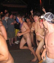 Public Nudity 591c67813572a.jpg