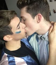 Couples (Sometimes Coupling!) 59217bd08e42e.jpg