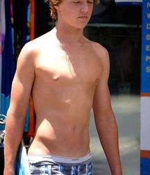 Completely Shirtless Outdoors 5952328d3b18a.jpg