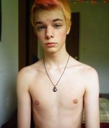 Completely Shirtless Indoors 5952334e97654.jpg