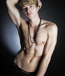 Completely Shirtless Indoors 59523377c7399.jpg