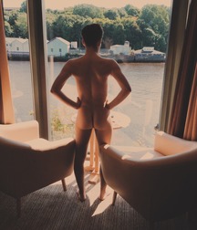 Naked In and Out 595c92ec1394f.jpg