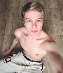 Solo Shirtless (Mostly!) in Colour 596796d74da21.jpg