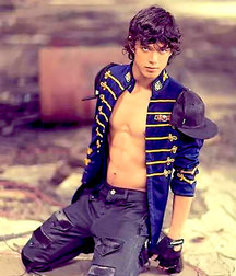 Solo Shirtless (Mostly!) in Colour 596796ebe8517.jpg